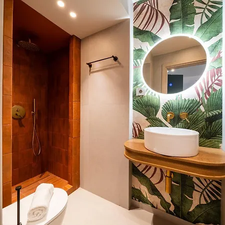 Nest By The Sea, Nilie Hospitality Mgmt * 칼라네라